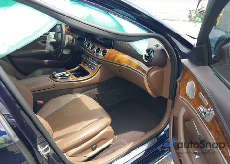 2020 Mercedes-Benz E 350 4Matic z USA, uszkodzony, nr VIN WDDZF8EB1LA733578